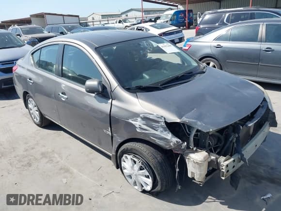 ✅ 2012 Nissan Versa S • VIN: 3N1CN7AP6CL855413 • Lot: 41992445. Wystawiony na IAAI z przebiegiem 98 488 mil. Bezpłatny archiwum sprzedaży aukcyjnych z USA i szczegółowy raport historii pojazdu na DreamBid. Zdjęcie 1.