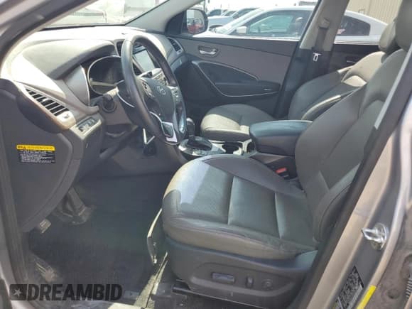 ✅ 2019 Hyundai Santa Fe SE • VIN: KM8SN4HF2KU305520 • Lot: 64616604. Wystawiony na Copart z przebiegiem 86 835 mil. Bezpłatny archiwum sprzedaży aukcyjnych z USA i szczegółowy raport historii pojazdu na DreamBid. Zdjęcie 7.