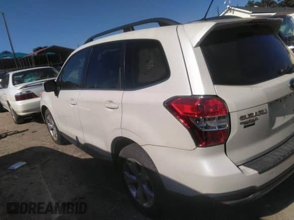 2015 Subaru Forester Limited с VIN JF2SJAHC2FH416069, выставлен на аукционе IAAI как лот 43444644 с пробегом 231 862 миль миль и . История ставок и продаж доступна на DreamBid. Изображение 3.