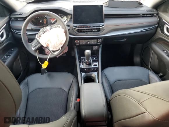 ✅ 2024 Jeep Compass Trailhawk • VIN: 3C4NJDDN0RT149654 • Лот: 66491614. Опубликован ранее на Copart с пробегом 2 828 миль. Бесплатный доступ к архиву аукционных продаж из США и подробный отчёт об истории автомобиля на DreamBid. Изображение 8.