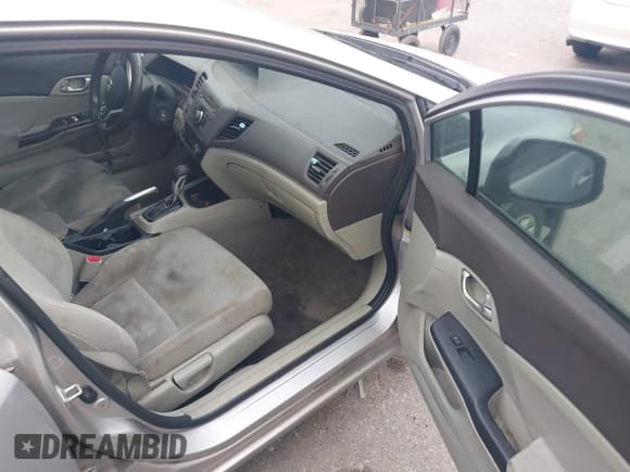 ✅ 2012 Honda Civic EX • VIN: 2HGFB2F89CH333926 • Лот: 43764633. Опубликован ранее на IAAI с пробегом 260 326 миль. Бесплатный доступ к архиву аукционных продаж из США и подробный отчёт об истории автомобиля на DreamBid. Изображение 5.