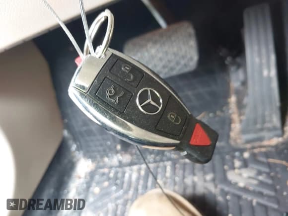 ✅ 2019 Mercedes-Benz GLC 300 • VIN: WDC0G4KB9KV175364 • Lot: 42350007. Wystawiony na IAAI z przebiegiem 59 324 mil. Bezpłatny archiwum sprzedaży aukcyjnych z USA i szczegółowy raport historii pojazdu na DreamBid. Zdjęcie 11.