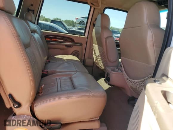 ✅ 2000 Ford Excursion Limited • VIN: 1FMNU43S1YEE15272 • Лот: 70563005. Опубликован ранее на Copart с пробегом 248 663 миль. Бесплатный доступ к архиву аукционных продаж из США и подробный отчёт об истории автомобиля на DreamBid. Изображение 11.