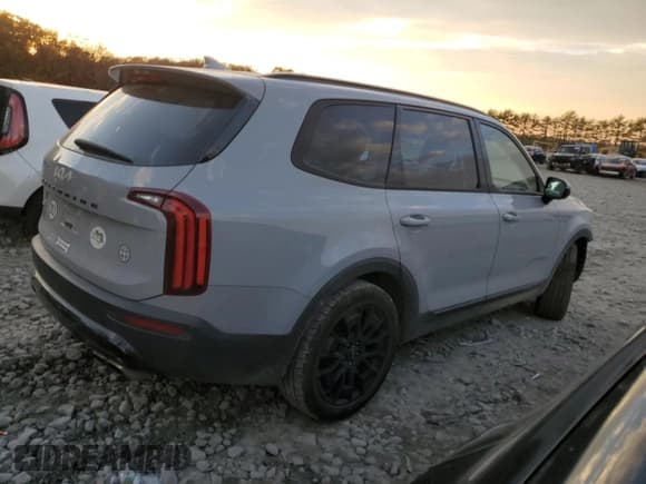 ✅ 2022 Kia Telluride SX • VIN: 5XYP5DHC5NG285382 • Lot: 90609595. Wystawiony na Copart z przebiegiem 85 967 mil. Bezpłatny archiwum sprzedaży aukcyjnych z USA i szczegółowy raport historii pojazdu na DreamBid. Zdjęcie 3.