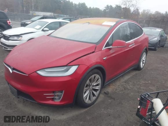 ✅ 2020 Tesla Model X Long Range • VIN: 5YJXCAE27LF250573 • Lot: 43543295. Wystawiony na IAAI z przebiegiem Nie podano. Bezpłatny archiwum sprzedaży aukcyjnych z USA i szczegółowy raport historii pojazdu na DreamBid. Zdjęcie 19.