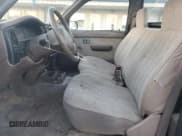 ✅ 1999 Toyota Tacoma • VIN: 4TANL42N7XZ414164 • Lot: 91167605. Wystawiony na Copart z przebiegiem 204 133 mil. Bezpłatny archiwum sprzedaży aukcyjnych z USA i szczegółowy raport historii pojazdu na DreamBid. Zdjęcie 7.