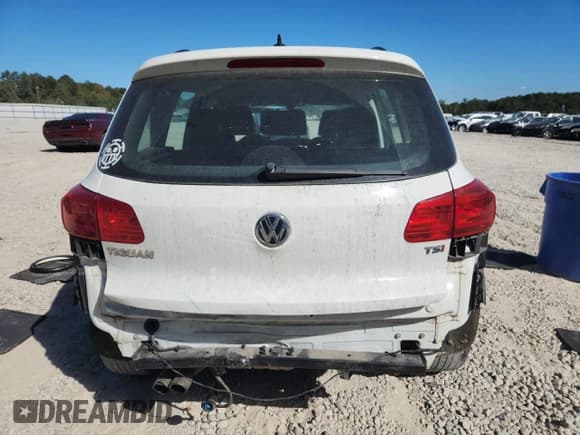 ✅ 2017 Volkswagen Tiguan S • VIN: WVGAV7AX8HK024164 • Lot: 82428075. Listed on Copart with 74,643 mi. Free auction sales archive from the USA and detailed vehicle history report at DreamBid. Image 6.