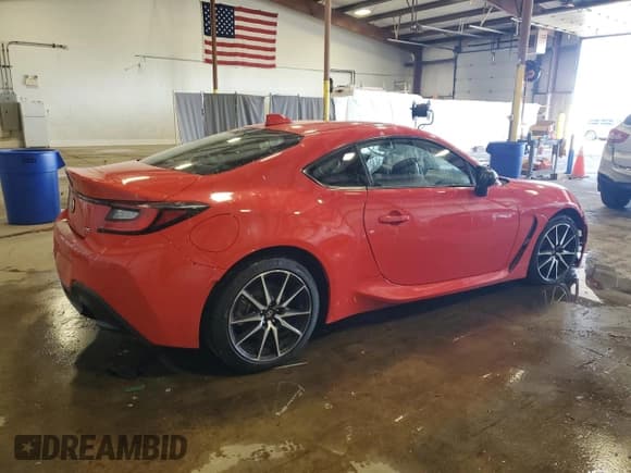 ✅ 2024 Toyota 86 • VIN: JF1ZNBB17R8753717 • Lot: 69826045. Listed on Copart with 11,051 mi. Free auction sales archive from the USA and detailed vehicle history report at DreamBid. Image 3.