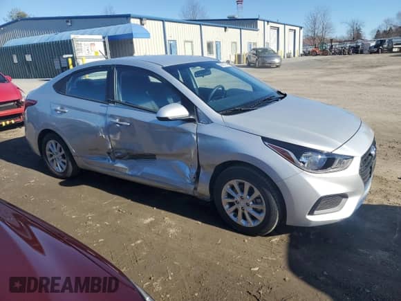 2018 Hyundai Accent SEL z VIN 3KPC24A34JE034040, wystawiony jako Copart lot #42991764 z przebiegiem 29 699 mil mil oraz . Historia ofert i sprzedaży dostępna na DreamBid. Obrazek 4.