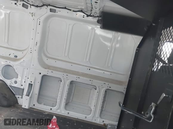 ✅ 2015 Ford Transit Cargo • VIN: 1FTNE1YM2FKA41540 • Лот: 42924271. Опубликован ранее на IAAI с пробегом Не указан. Бесплатный доступ к архиву аукционных продаж из США и подробный отчёт об истории автомобиля на DreamBid. Изображение 8.