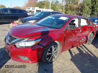 ✅ 2018 Nissan Altima SR • VIN: 1N4AL3AP7JC117962 • Lot: 43677372. Wystawiony na IAAI z przebiegiem 56 110 mil. Bezpłatny archiwum sprzedaży aukcyjnych z USA i szczegółowy raport historii pojazdu na DreamBid. Zdjęcie 2.