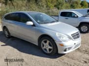 ✅ 2010 Mercedes-Benz R • VIN: 4JGCB6FB1AA103664 • Лот: 73467584. Опубликован ранее на Copart с пробегом 238 919 миль. Бесплатный доступ к архиву аукционных продаж из США и подробный отчёт об истории автомобиля на DreamBid. Изображение 4.