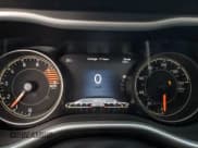 ✅ 2017 Jeep Cherokee High Altitude • VIN: 1C4PJMDS6HW608810 • Lot: 54667375. Wystawiony na Copart z przebiegiem 92 672 mil. Bezpłatny archiwum sprzedaży aukcyjnych z USA i szczegółowy raport historii pojazdu na DreamBid. Zdjęcie 9.