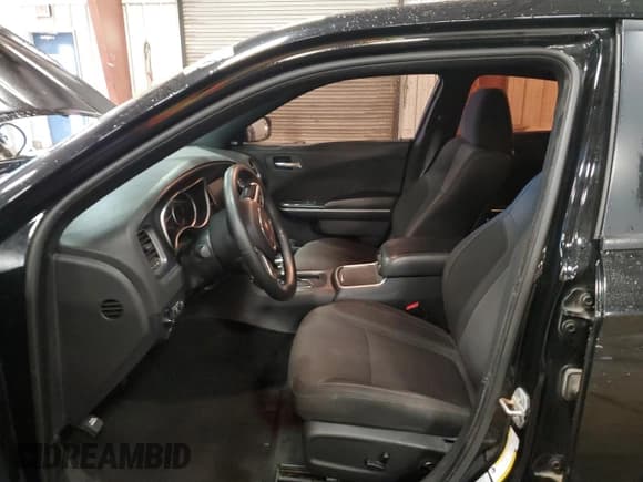 ✅ 2015 Dodge Charger SXT • VIN: 2C3CDXJG8FH760157 • Lot: 87091855. Wystawiony na Copart z przebiegiem 135 469 mil. Bezpłatny archiwum sprzedaży aukcyjnych z USA i szczegółowy raport historii pojazdu na DreamBid. Zdjęcie 7.