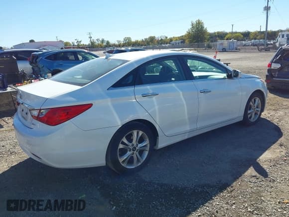 ✅ 2011 Hyundai Sonata Limited • VIN: 5NPEC4AC1BH168250 • Lot: 43447537. Listed on IAAI with 109,298 mi. Free auction sales archive from the USA and detailed vehicle history report at DreamBid. Image 4.