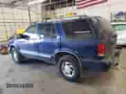 2001 Chevrolet Blazer LT z VIN 1GNDT13W01K224400, wystawiony jako Copart lot #72014684 z przebiegiem 46 747 mil mil oraz Szkoda całkowita • Salvage title. Historia ofert i sprzedaży dostępna na DreamBid. Obrazek 2.