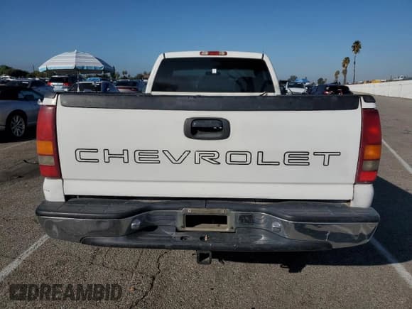 ✅ 1999 Chevrolet Silverado 1500 • VIN: 1GCEC14W0XE122744 • Lot: 82509595. Listed on Copart with 388,607 mi. Free auction sales archive from the USA and detailed vehicle history report at DreamBid. Image 6.