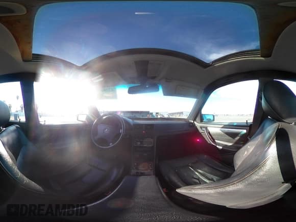 ✅ 2000 Mercedes-Benz C 230 Kompressor • VIN: WDBHA24G4YA799207 • Lot: 42010800. Wystawiony na IAAI z przebiegiem 126 478 mil. Bezpłatny archiwum sprzedaży aukcyjnych z USA i szczegółowy raport historii pojazdu na DreamBid. Zdjęcie 18.