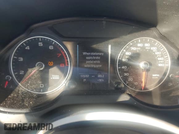 ✅ 2015 Audi Q5 Premium Plus • VIN: WA1LFAFP1FA029090 • Lot: 86642385. Listed on Copart with 173,707 mi. Free auction sales archive from the USA and detailed vehicle history report at DreamBid. Image 9.