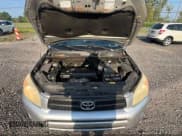 ✅ 2006 Toyota RAV4 • VIN: JTMBD33V265007906 • Lot: 42918338. Wystawiony na IAAI z przebiegiem 215 065 mil. Bezpłatny archiwum sprzedaży aukcyjnych z USA i szczegółowy raport historii pojazdu na DreamBid. Zdjęcie 10.