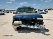 ✅ 2000 Chevrolet Suburban LS • VIN: 3GNEC16T3YG208182 • Lot: 81924095. Wystawiony na Copart z przebiegiem 126 283 mil. Bezpłatny archiwum sprzedaży aukcyjnych z USA i szczegółowy raport historii pojazdu na DreamBid. Zdjęcie 14.