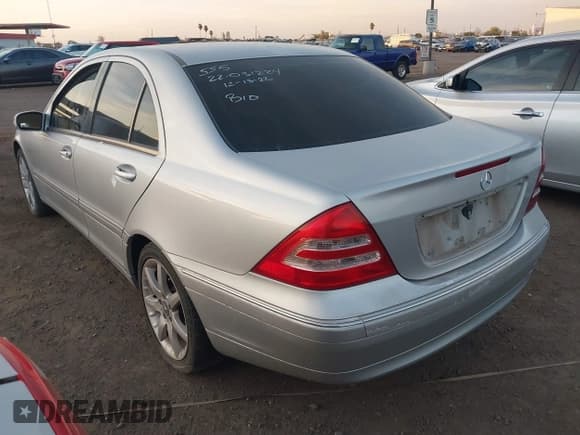 ✅ 2004 Mercedes-Benz C 240 • VIN: WDBRF61J74F515028 • Lot: 41905485. Wystawiony na IAAI z przebiegiem Nie podano. Bezpłatny archiwum sprzedaży aukcyjnych z USA i szczegółowy raport historii pojazdu na DreamBid. Zdjęcie 3.