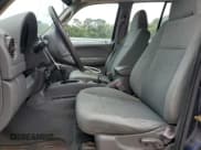 ✅ 2007 Jeep Liberty Sport • VIN: 1J4GK48K47W525506 • Lot: 68171615. Wystawiony na Copart z przebiegiem 132 268 mil. Bezpłatny archiwum sprzedaży aukcyjnych z USA i szczegółowy raport historii pojazdu na DreamBid. Zdjęcie 7.