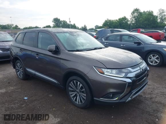 ✅ 2020 Mitsubishi Outlander SE • VIN: JA4AD3A37LZ004298 • Lot: 42496775. Listed on IAAI with 64,903 mi. Free auction sales archive from the USA and detailed vehicle history report at DreamBid. Image 1.