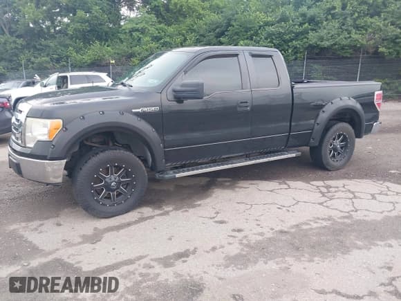 ✅ 2010 Ford F-150 XL • VIN: 1FTEX1C80AFA52185 • Lot: 42526982. Wystawiony na IAAI z przebiegiem 223 564 mil. Bezpłatny archiwum sprzedaży aukcyjnych z USA i szczegółowy raport historii pojazdu na DreamBid. Zdjęcie 2.