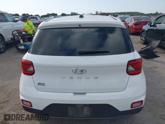 ✅ 2024 Hyundai Venue Essential • VIN: KMHRB8A39RU299269 • Lot: 41283043. Listed on IAAI with 6,510 mi. Free auction sales archive from the USA and detailed vehicle history report at DreamBid. Image 17.