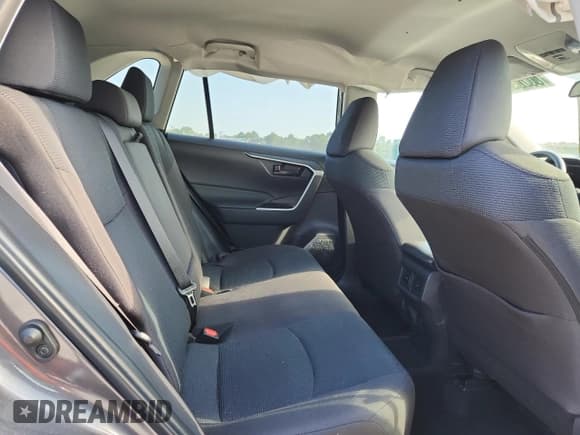 ✅ 2025 Toyota RAV4 LE • VIN: 2T3H1RFV5SC322754 • Лот: 80783315. Опубликован ранее на Copart с пробегом 11 239 миль. Бесплатный доступ к архиву аукционных продаж из США и подробный отчёт об истории автомобиля на DreamBid. Изображение 11.