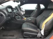 ✅ 2018 Dodge Challenger T/A • VIN: 2C3CDZBT8JH132437 • Lot: 74110823. Wystawiony na Copart z przebiegiem Nie podano. Bezpłatny archiwum sprzedaży aukcyjnych z USA i szczegółowy raport historii pojazdu na DreamBid. Zdjęcie 7.