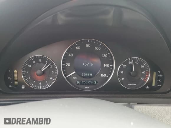 ✅ 2004 Mercedes-Benz CLK 320 • VIN: WDBTJ65J04F096387 • Лот: 49657125. Опубликован ранее на Copart с пробегом 170 697 миль. Бесплатный доступ к архиву аукционных продаж из США и подробный отчёт об истории автомобиля на DreamBid. Изображение 9.