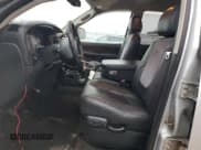 ✅ 2003 Dodge 1500 ST • VIN: 1D7HU18D53J584937 • Лот: 79128394. Опубликован ранее на Copart с пробегом 148 196 миль. Бесплатный доступ к архиву аукционных продаж из США и подробный отчёт об истории автомобиля на DreamBid. Изображение 7.