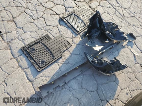 ✅ 2013 Hyundai Sonata Limited • VIN: 5NPEC4AB2DH608454 • Lot: 74208184. Wystawiony na Copart z przebiegiem 158 055 mil. Bezpłatny archiwum sprzedaży aukcyjnych z USA i szczegółowy raport historii pojazdu na DreamBid. Zdjęcie 14.