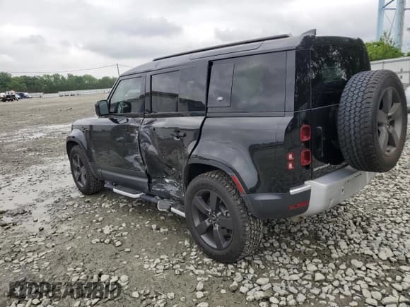 ✅ 2024 Land Rover Defender S • VIN: SALEJ7EU0R2304012 • Лот: 58869665. Опубликован ранее на Copart с пробегом 10 544 миль. Бесплатный доступ к архиву аукционных продаж из США и подробный отчёт об истории автомобиля на DreamBid. Изображение 2.