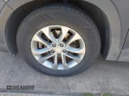 ✅ 2020 Hyundai Santa Fe SE • VIN: 5NMS23AD0LH141404 • Lot: 41870350. Wystawiony na IAAI z przebiegiem 144 109 mil. Bezpłatny archiwum sprzedaży aukcyjnych z USA i szczegółowy raport historii pojazdu na DreamBid. Zdjęcie 19.