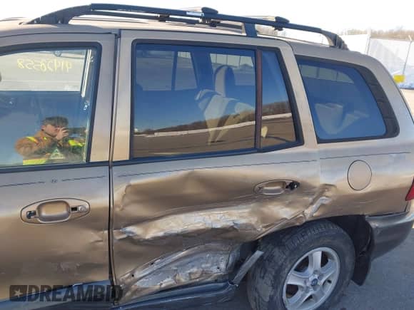 2004 Hyundai Santa Fe с VIN KM8SB12B24U659974, выставлен на аукционе IAAI как лот 41428558 с пробегом 162 370 миль миль и . История ставок и продаж доступна на DreamBid. Изображение 6.