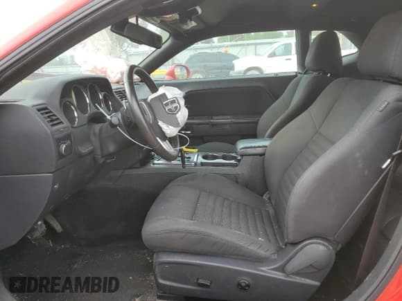 ✅ 2014 Dodge Challenger SXT • VIN: 2C3CDYAG4EH247797 • Lot: 50621344. Wystawiony na Copart z przebiegiem 130 919 mil. Bezpłatny archiwum sprzedaży aukcyjnych z USA i szczegółowy raport historii pojazdu na DreamBid. Zdjęcie 7.