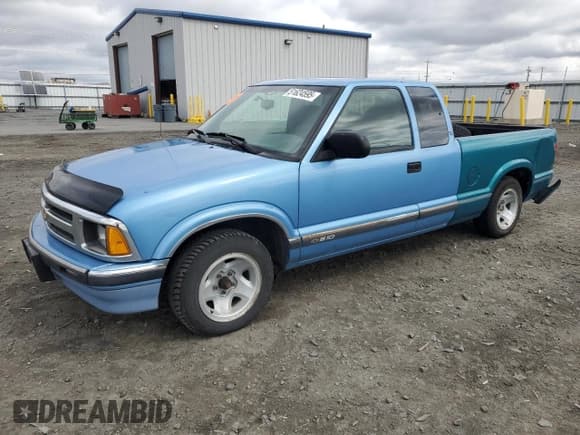 ✅ 1996 Chevrolet S-10 LS • VIN: 1GCCS19X5T8216266 • Лот: 51624595. Опубликован ранее на Copart с пробегом 185 714 миль. Бесплатный доступ к архиву аукционных продаж из США и подробный отчёт об истории автомобиля на DreamBid. Изображение 1.