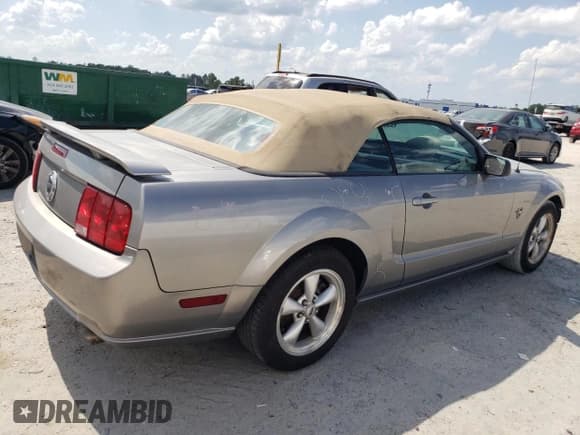✅ 2009 Ford Mustang GT • VIN: 1ZVHT85HX95133420 • Lot: 56416975. Wystawiony na Copart z przebiegiem 174 656 mil. Bezpłatny archiwum sprzedaży aukcyjnych z USA i szczegółowy raport historii pojazdu na DreamBid. Zdjęcie 3.