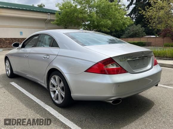 ✅ 2008 Mercedes-Benz CLS 550 • VIN: WDDDJ72X78A134372 • Lot: 54928045. Listed on Copart with 57,031 mi. Free auction sales archive from the USA and detailed vehicle history report at DreamBid. Image 3.