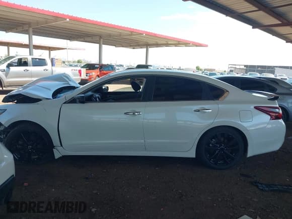 ✅ 2017 Nissan Altima S • VIN: 1N4AL3AP0HC268295 • Lot: 43099271. Listed on IAAI with 110,802 mi. Free auction sales archive from the USA and detailed vehicle history report at DreamBid. Image 15.