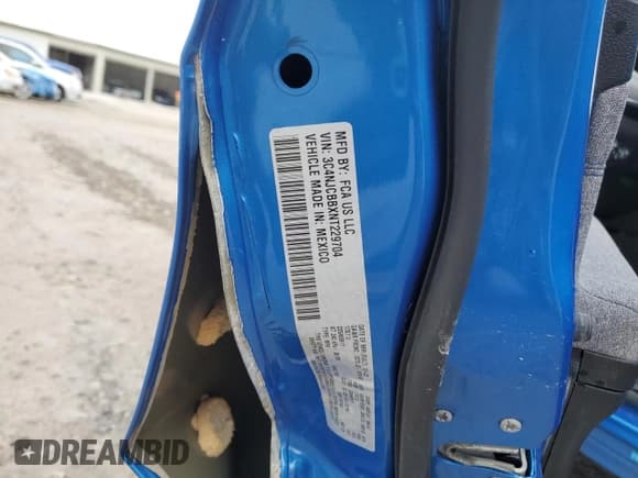 ✅ 2022 Jeep Compass Latitude • VIN: 3C4NJCBBXNT229704 • Lot: 90635135. Listed on Copart with 28,015 mi. Free auction sales archive from the USA and detailed vehicle history report at DreamBid. Image 13.