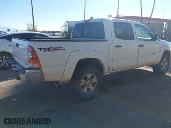 ✅ 2013 Toyota Tacoma • VIN: 3TMLU4ENXDM124566 • Лот: 43767460. Опубликован ранее на IAAI с пробегом 222 193 миль. Бесплатный доступ к архиву аукционных продаж из США и подробный отчёт об истории автомобиля на DreamBid. Изображение 4.