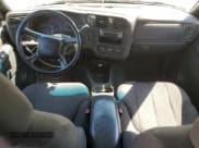 ✅ 2004 Chevrolet S-10 LS • VIN: 1GCDT13X44K113046 • Лот: 53899735. Опубликован ранее на Copart с пробегом 149 144 миль. Бесплатный доступ к архиву аукционных продаж из США и подробный отчёт об истории автомобиля на DreamBid. Изображение 8.