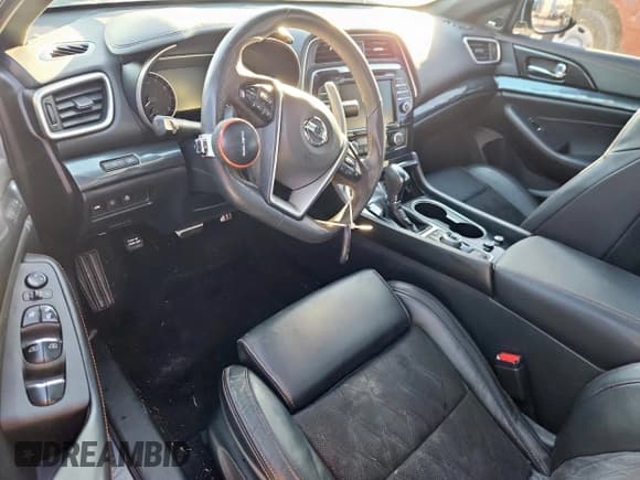 ✅ 2019 Nissan Maxima SL • VIN: 1N4AA6AV3KC379419 • Лот: 90882275. Опубликован ранее на Copart с пробегом 172 886 миль. Бесплатный доступ к архиву аукционных продаж из США и подробный отчёт об истории автомобиля на DreamBid. Изображение 8.