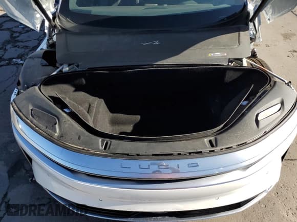 ✅ 2023 Lucid Air Grand Touring • VIN: 50EA1GBA1PA003280 • Lot: 69447544. Wystawiony na Copart z przebiegiem 4 282 mil. Bezpłatny archiwum sprzedaży aukcyjnych z USA i szczegółowy raport historii pojazdu na DreamBid. Zdjęcie 11.