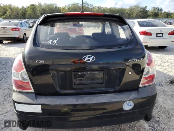 2008 Hyundai Accent GS z VIN KMHCM36C78U096200, wystawiony jako Copart lot #80661064 z przebiegiem Nie podano mil oraz Szkoda całkowita • Salvage title. Historia ofert i sprzedaży dostępna na DreamBid. Obrazek 6.