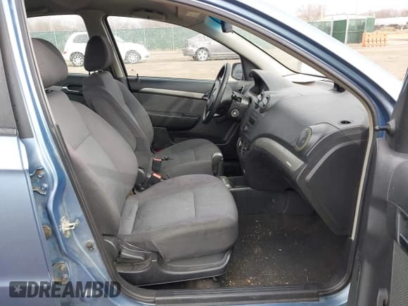 ✅ 2008 Chevrolet Aveo LS • VIN: KL1TD56678B057376 • Lot: 41690292. Wystawiony na IAAI z przebiegiem 198 508 mil. Bezpłatny archiwum sprzedaży aukcyjnych z USA i szczegółowy raport historii pojazdu na DreamBid. Zdjęcie 5.